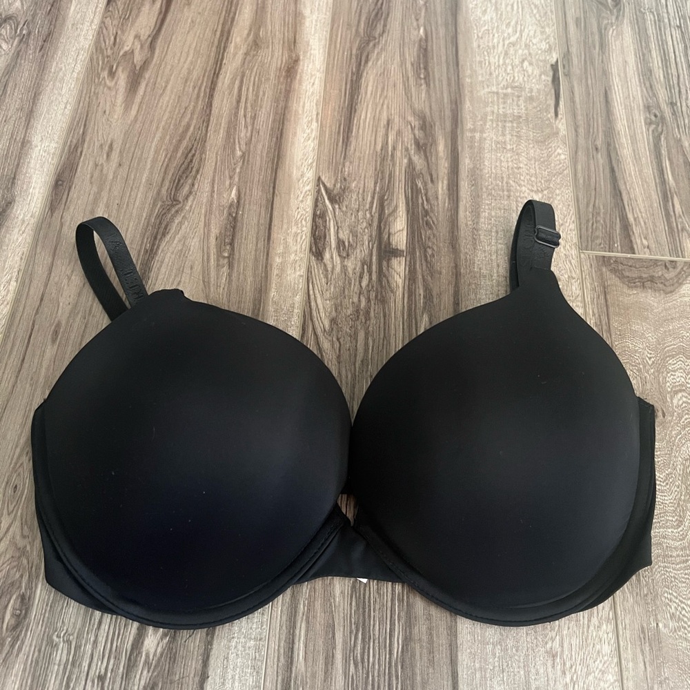 Victoria's Secret “plunge push up” bra 34DD